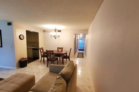 Condo in Coconut Creek, Florida, 1 bedroom  № 2083381 - photo 8