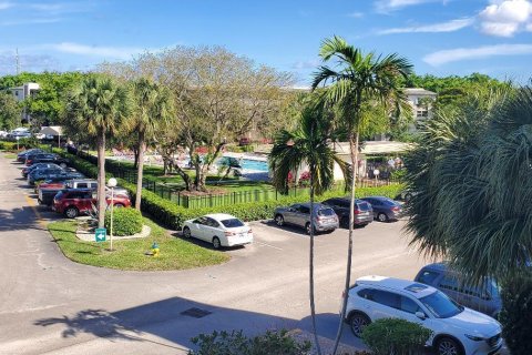 Condo in Coconut Creek, Florida, 1 bedroom  № 2083381 - photo 16