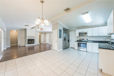Villa ou maison à vendre à Boca Raton, Floride: 4 chambres, 227.89 m2 № 1641165 - photo 2
