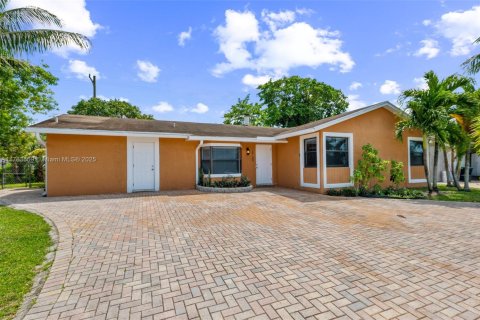 Villa ou maison à vendre à Boca Raton, Floride: 4 chambres, 227.89 m2 № 1641165 - photo 1
