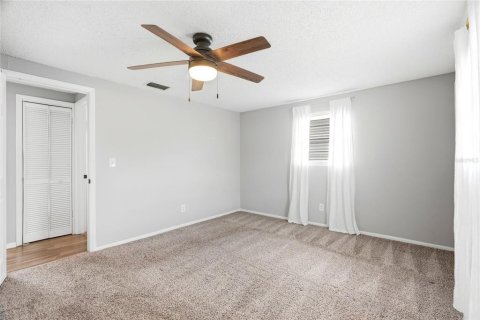 Villa ou maison à vendre à Tampa, Floride: 3 chambres, 97.55 m2 № 2223753 - photo 11