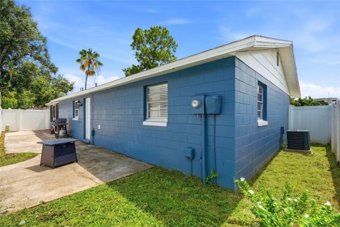 Villa ou maison à vendre à Tampa, Floride: 3 chambres, 97.55 m2 № 2223753 - photo 23
