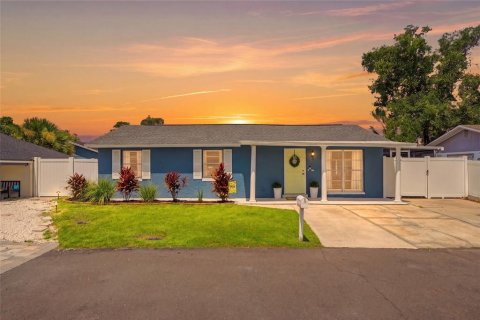 Villa ou maison à vendre à Tampa, Floride: 3 chambres, 97.55 m2 № 2223753 - photo 25