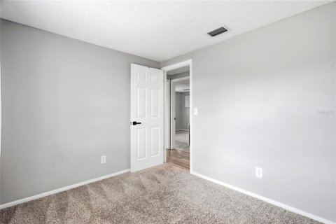 Villa ou maison à vendre à Tampa, Floride: 3 chambres, 97.55 m2 № 2223753 - photo 16