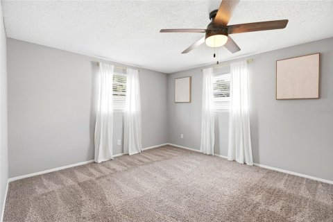 Villa ou maison à vendre à Tampa, Floride: 3 chambres, 97.55 m2 № 2223753 - photo 10