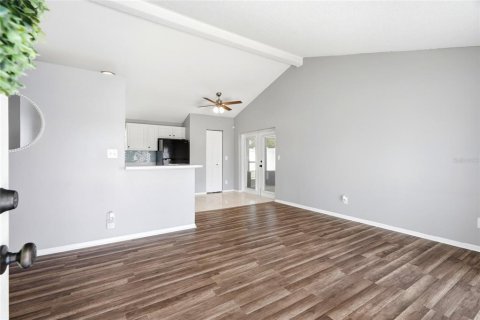 Villa ou maison à vendre à Tampa, Floride: 3 chambres, 97.55 m2 № 2223753 - photo 3