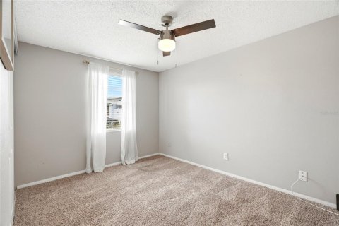 Villa ou maison à vendre à Tampa, Floride: 3 chambres, 97.55 m2 № 2223753 - photo 13