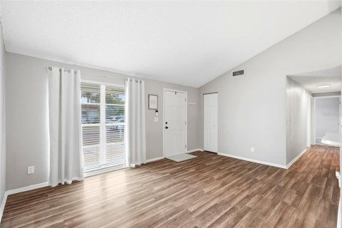 Villa ou maison à vendre à Tampa, Floride: 3 chambres, 97.55 m2 № 2223753 - photo 6