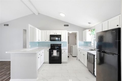 Villa ou maison à vendre à Tampa, Floride: 3 chambres, 97.55 m2 № 2223753 - photo 7