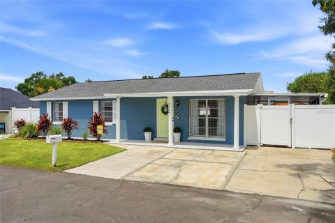 Villa ou maison à vendre à Tampa, Floride: 3 chambres, 97.55 m2 № 2223753 - photo 2
