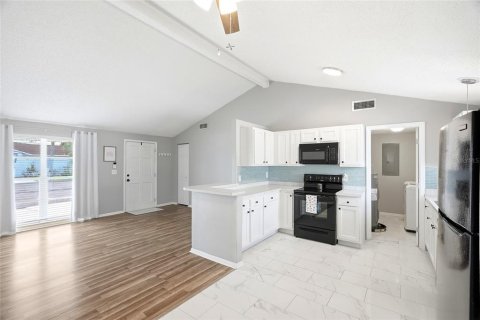 Villa ou maison à vendre à Tampa, Floride: 3 chambres, 97.55 m2 № 2223753 - photo 9