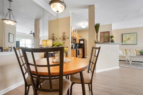 Condo in Bradenton, Florida, 1 bedroom  № 1629439 - photo 10