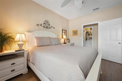 Condo in Bradenton, Florida, 1 bedroom  № 1629439 - photo 12