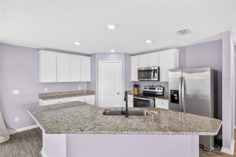 Villa ou maison à vendre à Poinciana, Floride: 3 chambres, 176.33 m2 № 2291057 - photo 13