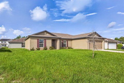 Villa ou maison à vendre à Poinciana, Floride: 3 chambres, 176.33 m2 № 2291057 - photo 4