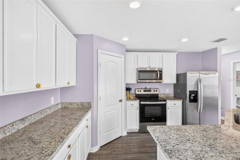 Villa ou maison à vendre à Poinciana, Floride: 3 chambres, 176.33 m2 № 2291057 - photo 15