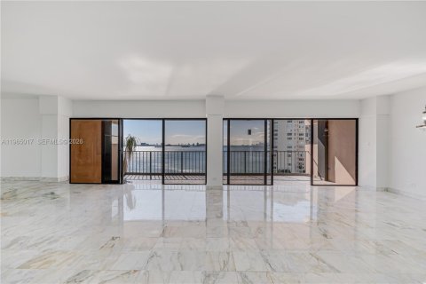 Condominio en alquiler en Miami, Florida, 2 dormitorios, 215.53 m2 № 2026361 - foto 4
