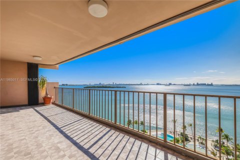 Condominio en alquiler en Miami, Florida, 2 dormitorios, 215.53 m2 № 2026361 - foto 5