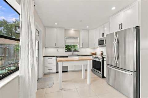 House in Clearwater, Florida 2 bedrooms, 89.19 sq.m. № 2403602 - photo 12