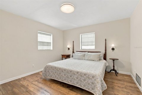 House in Clearwater, Florida 2 bedrooms, 89.19 sq.m. № 2403602 - photo 19
