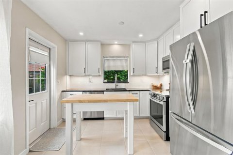 House in Clearwater, Florida 2 bedrooms, 89.19 sq.m. № 2403602 - photo 13