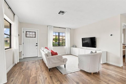 House in Clearwater, Florida 2 bedrooms, 89.19 sq.m. № 2403602 - photo 7