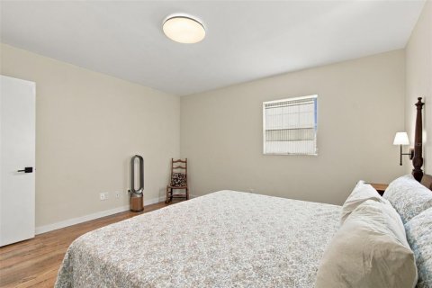 House in Clearwater, Florida 2 bedrooms, 89.19 sq.m. № 2403602 - photo 20