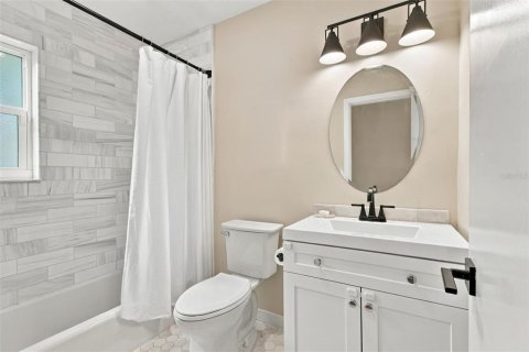 House in Clearwater, Florida 2 bedrooms, 89.19 sq.m. № 2403602 - photo 23