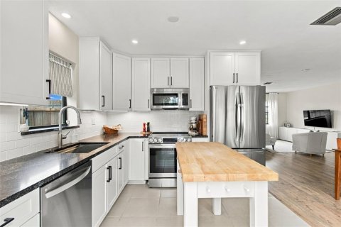 House in Clearwater, Florida 2 bedrooms, 89.19 sq.m. № 2403602 - photo 15