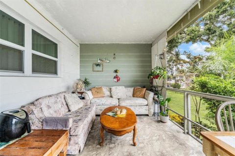 Condo in Kenneth City, Florida, 2 bedrooms № 2097635 - photo 19