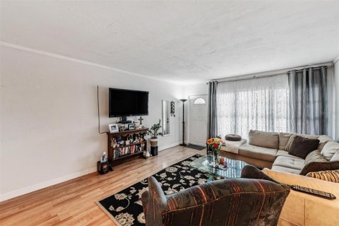 Condo in Kenneth City, Florida, 2 bedrooms № 2097635 - photo 7