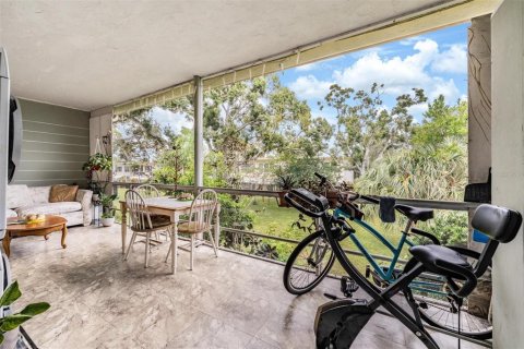 Condo in Kenneth City, Florida, 2 bedrooms № 2097635 - photo 18
