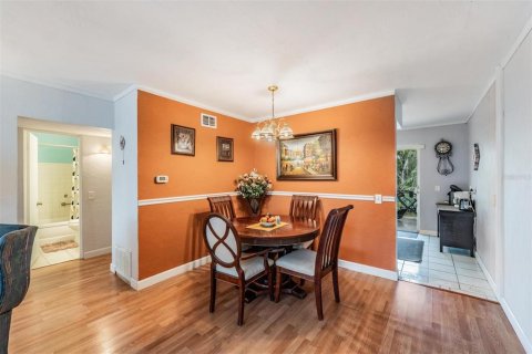 Condo in Kenneth City, Florida, 2 bedrooms № 2097635 - photo 8