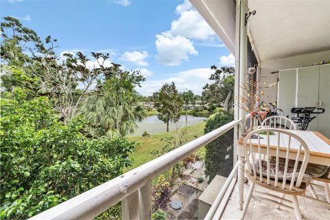 Condo in Kenneth City, Florida, 2 bedrooms № 2097635 - photo 21