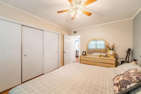 Condo in Kenneth City, Florida, 2 bedrooms № 2097635 - photo 14