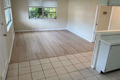 Appartement à louer à Clearwater, Floride: 1 chambre, 63.73 m2 № 2132261 - photo 2