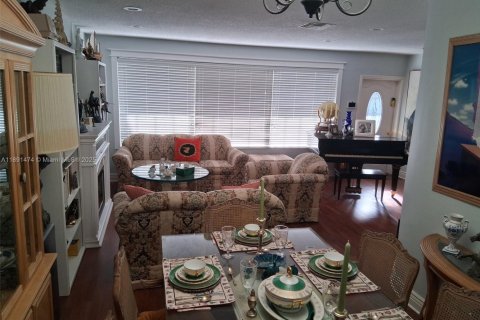 Casa en venta en Hollywood, Florida, 3 dormitorios, 142.88 m2 № 1944736 - foto 7