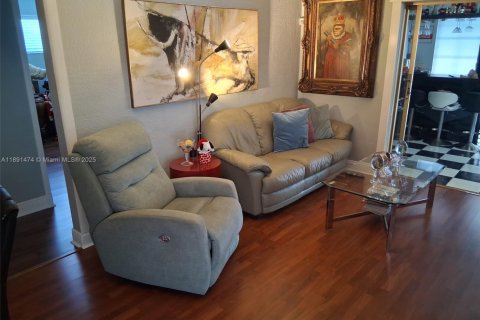 Casa en venta en Hollywood, Florida, 3 dormitorios, 142.88 m2 № 1944736 - foto 11