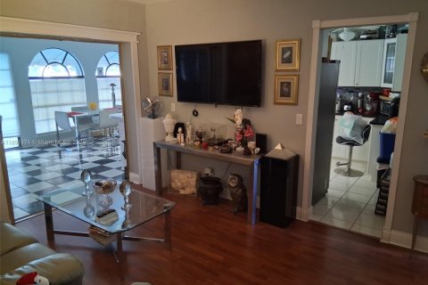 Casa en venta en Hollywood, Florida, 3 dormitorios, 142.88 m2 № 1944736 - foto 9