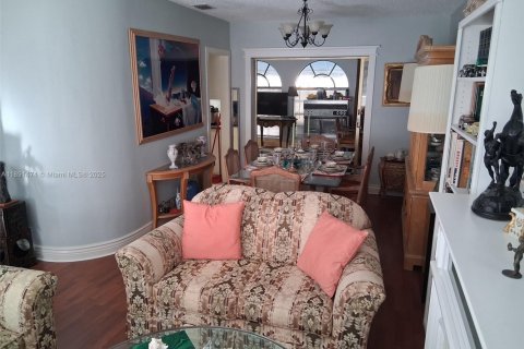 Casa en venta en Hollywood, Florida, 3 dormitorios, 142.88 m2 № 1944736 - foto 12