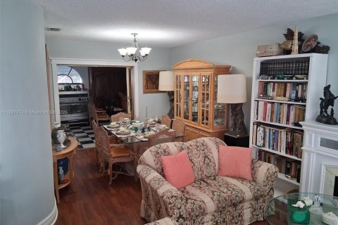 Casa en venta en Hollywood, Florida, 3 dormitorios, 142.88 m2 № 1944736 - foto 5