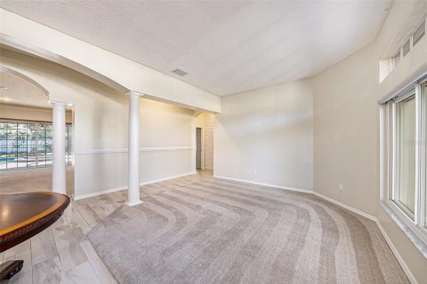 House in Tampa, Florida 4 bedrooms, 315.12 sq.m. № 2142278 - photo 4