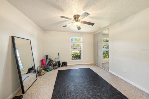House in Tampa, Florida 4 bedrooms, 315.12 sq.m. № 2142278 - photo 24