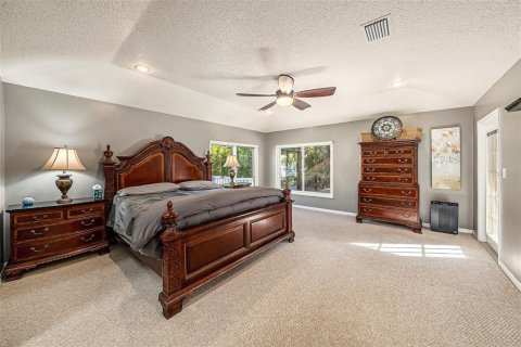 House in Tampa, Florida 4 bedrooms, 315.12 sq.m. № 2142278 - photo 16