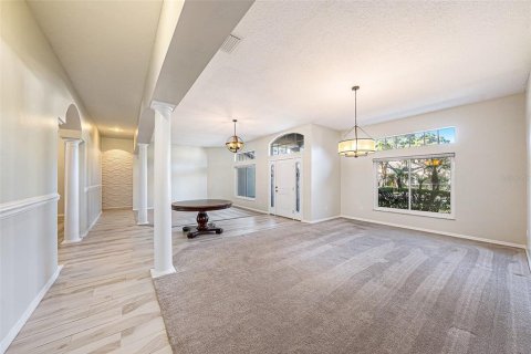 House in Tampa, Florida 4 bedrooms, 315.12 sq.m. № 2142278 - photo 5