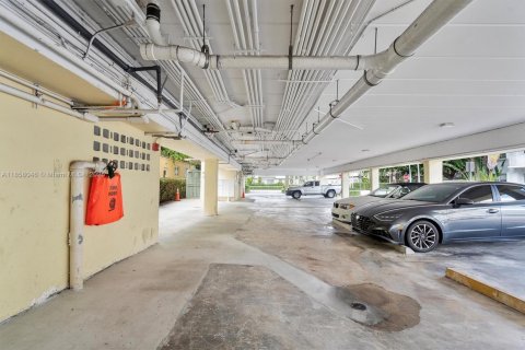 Copropriété à vendre à Miami Beach, Floride: 37.16 m2 № 1887595 - photo 14