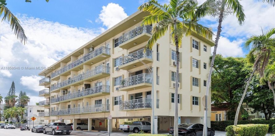 Studio à Condo à Miami Beach, Floride  № 1887595