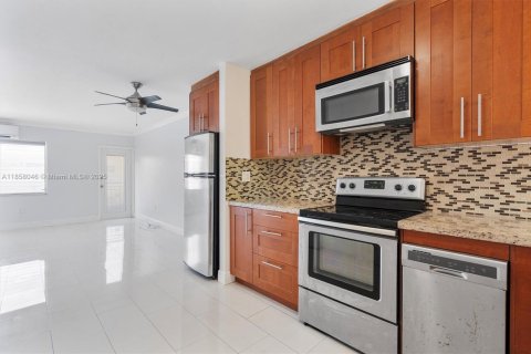Copropriété à vendre à Miami Beach, Floride: 37.16 m2 № 1887595 - photo 3