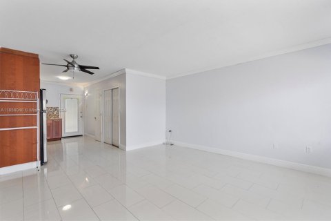 Copropriété à vendre à Miami Beach, Floride: 37.16 m2 № 1887595 - photo 9