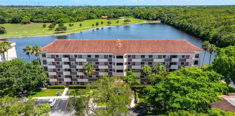 Condo in Coconut Creek, Florida, 2 bedrooms  № 1781803